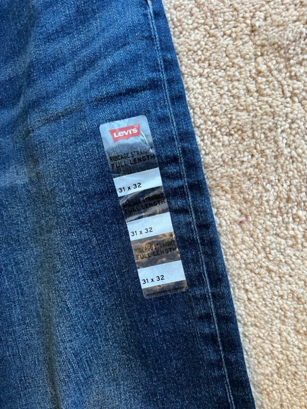🔥🔥 Levi's ribcage straight women jeans 31x32 brand new - Picture 2 of 8